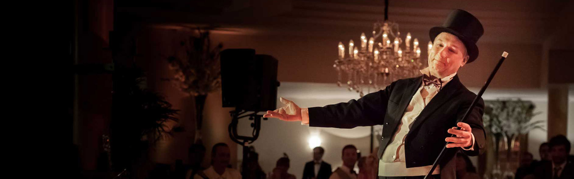 Showkünstler auf der Bühne